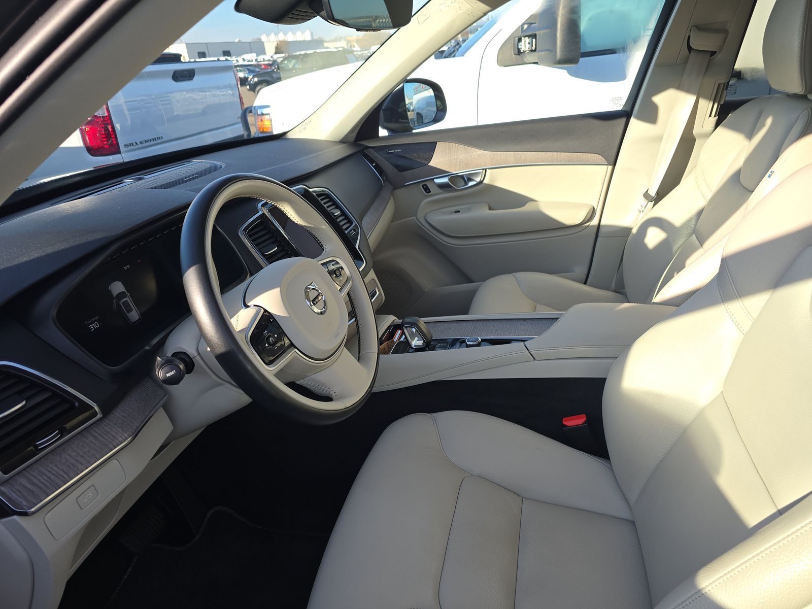 2024 Volvo XC90 B6 Plus AWD