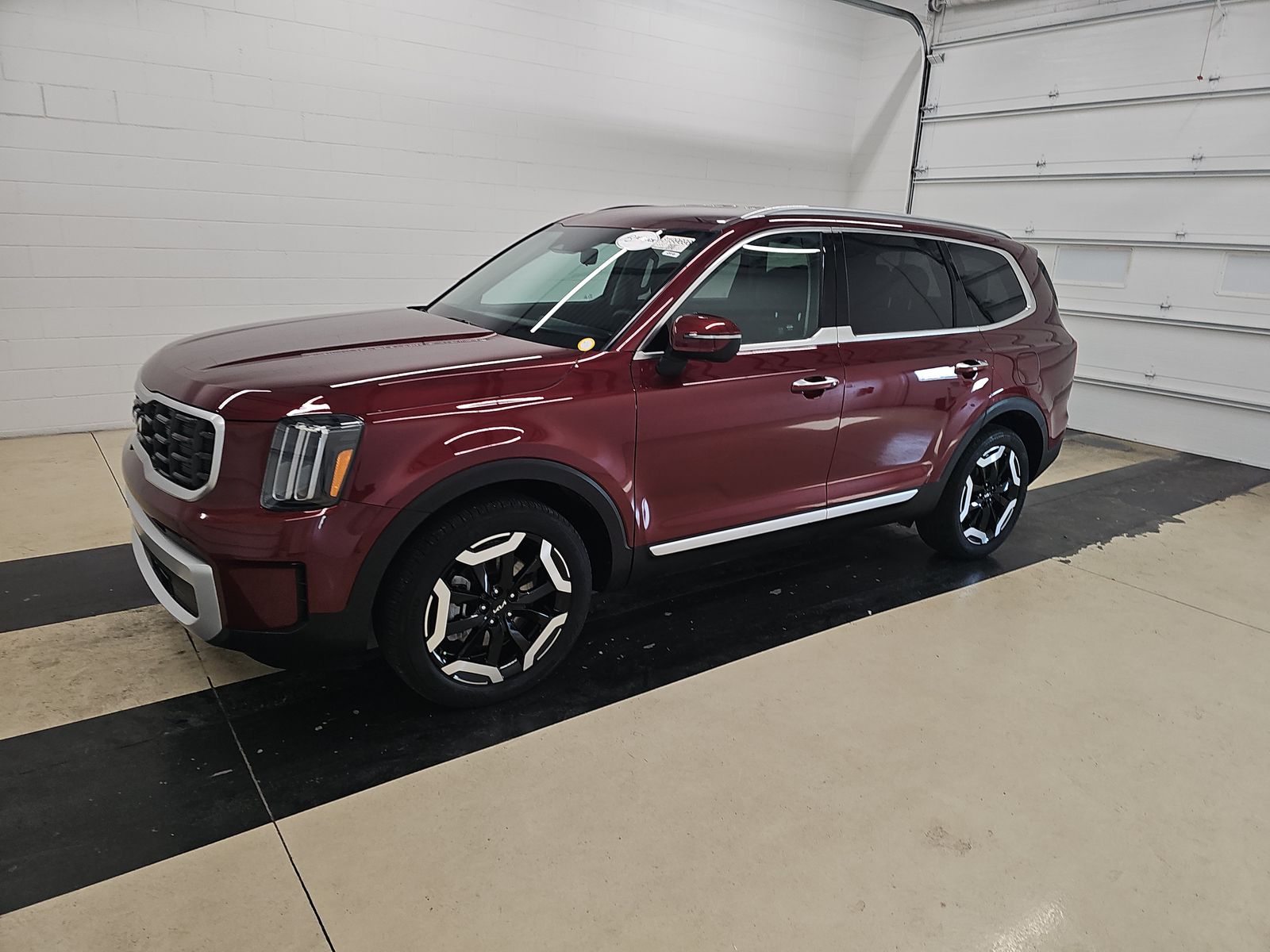 2024 Kia Telluride S's photo