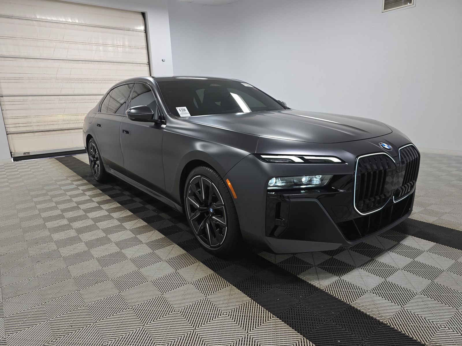 2025 BMW 7 Series 740i RWD