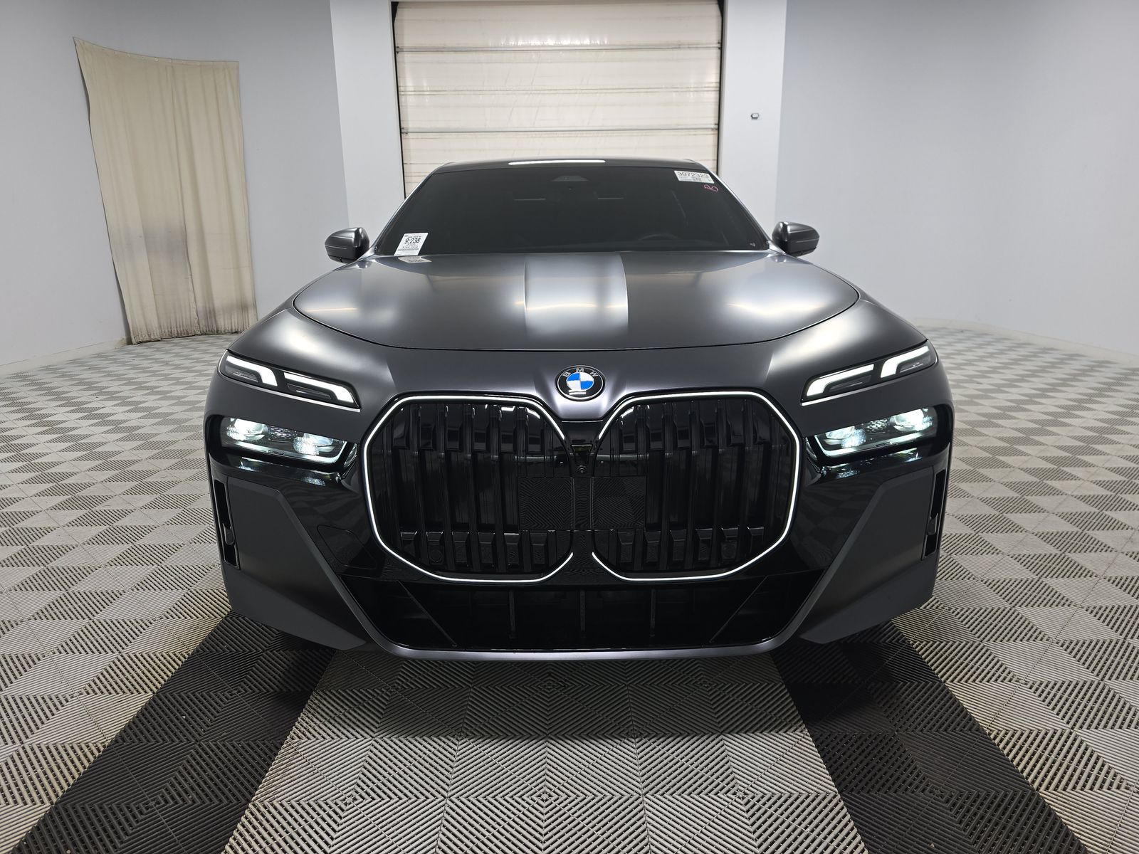 2025 BMW 7 Series 740i RWD