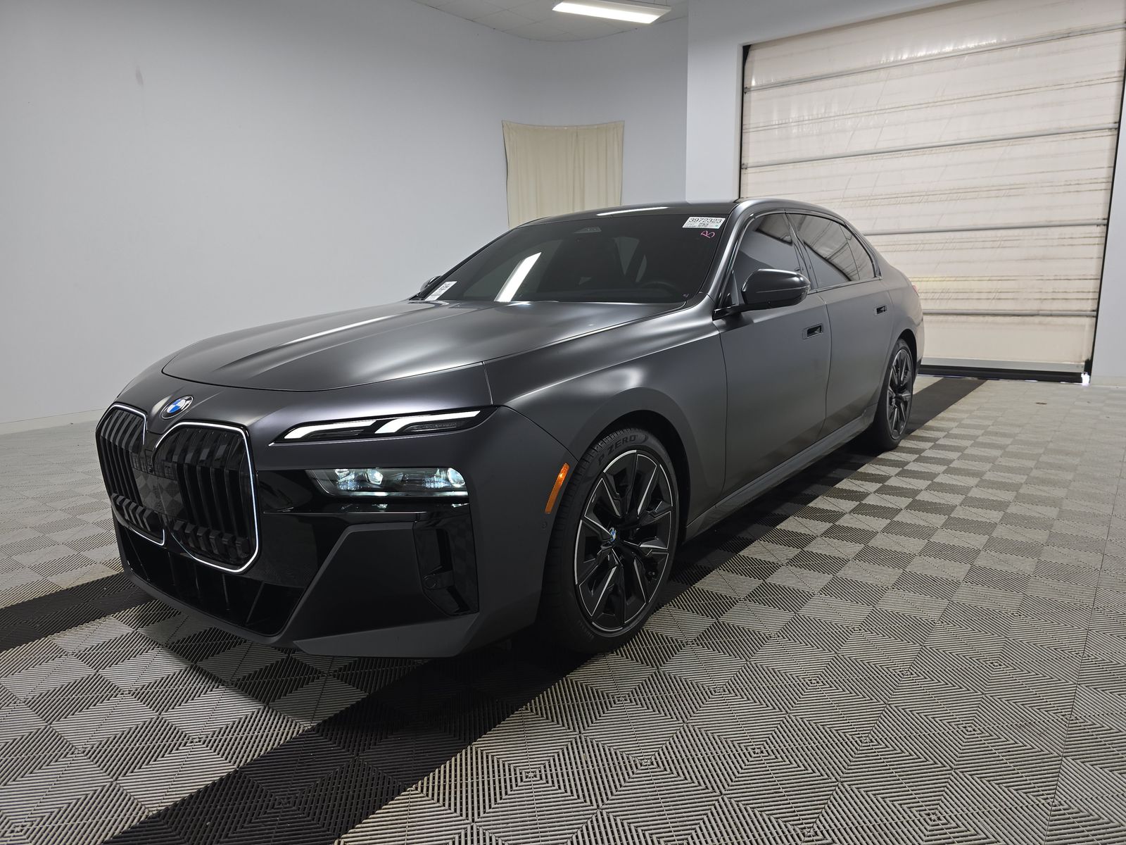 2025 BMW 7 Series 740i RWD