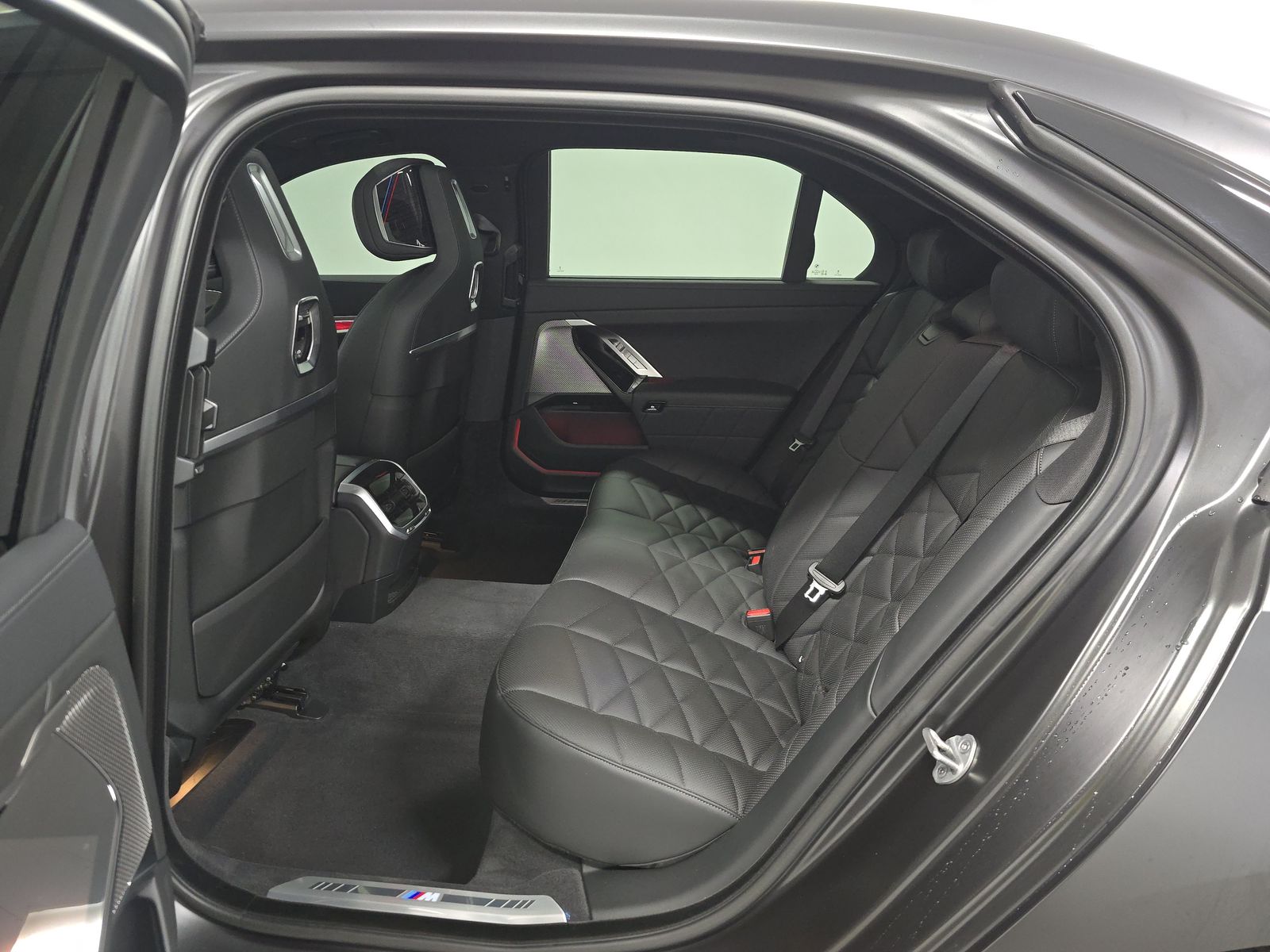 2025 BMW 7 Series 740i RWD