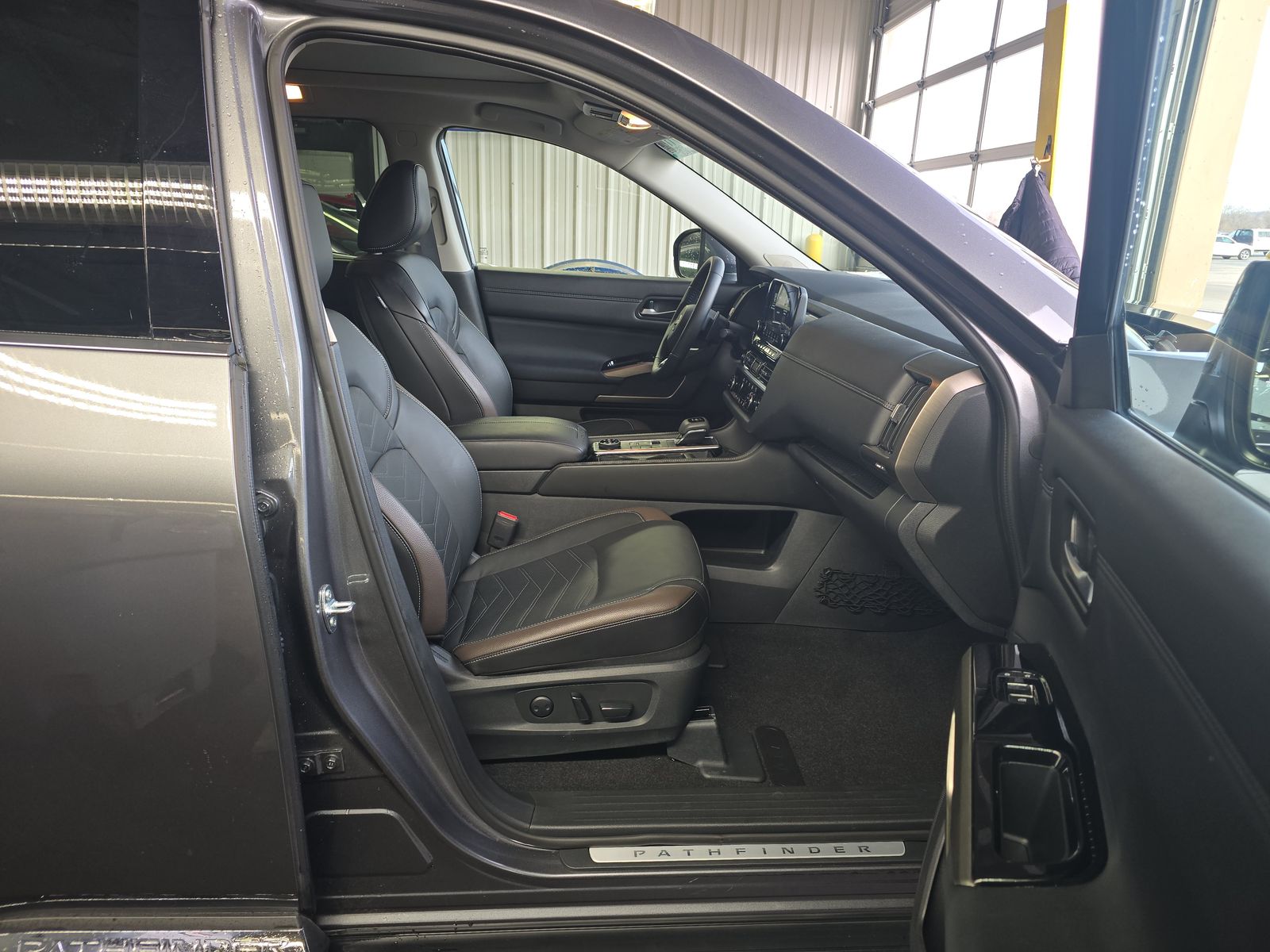 2024 Nissan Pathfinder Platinum AWD