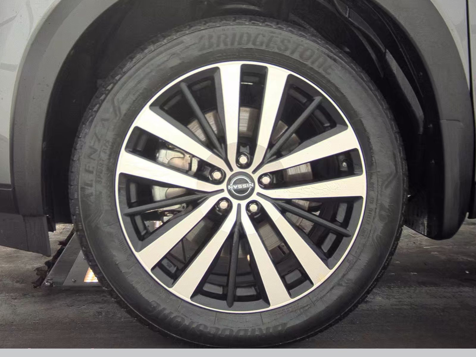 2024 Nissan Pathfinder Platinum AWD