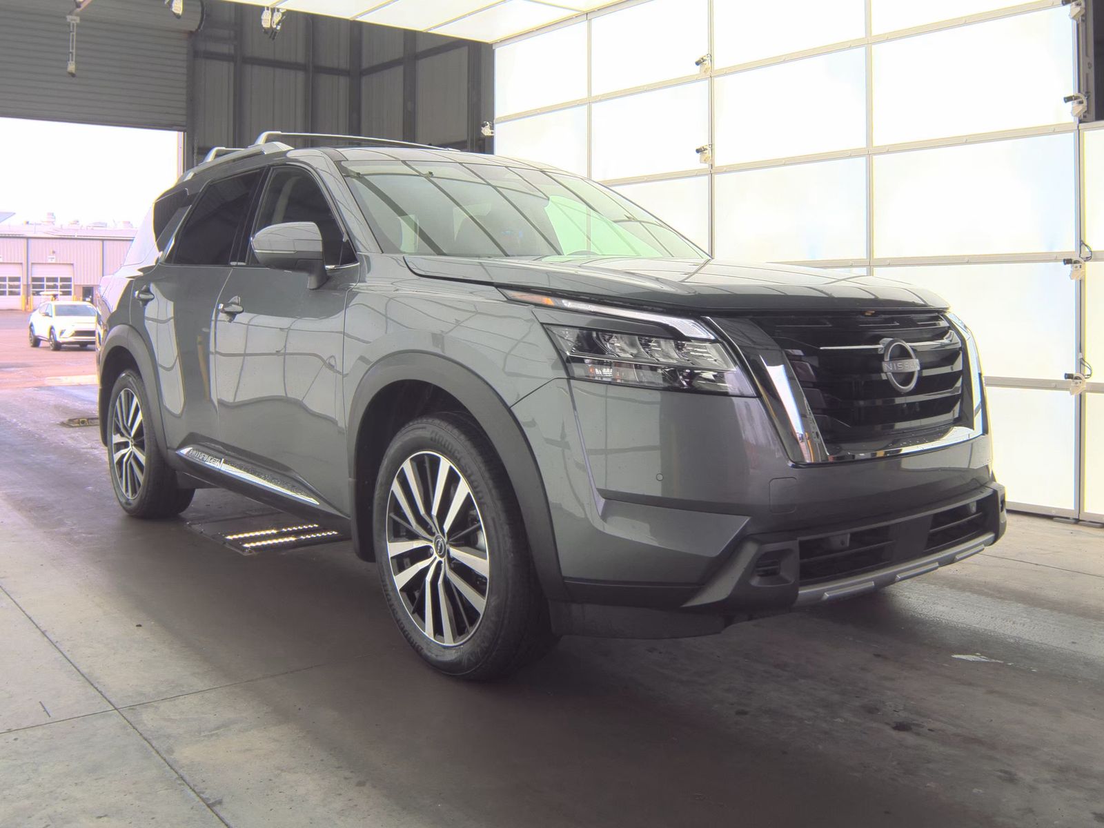 2024 Nissan Pathfinder Platinum AWD
