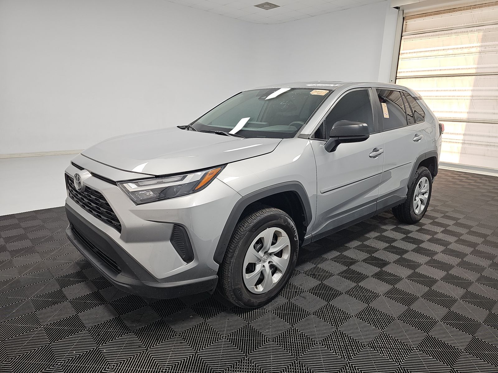 2023 Toyota RAV4 LE FWD