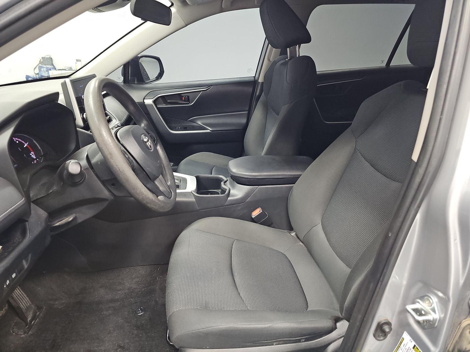 2023 Toyota RAV4 LE FWD