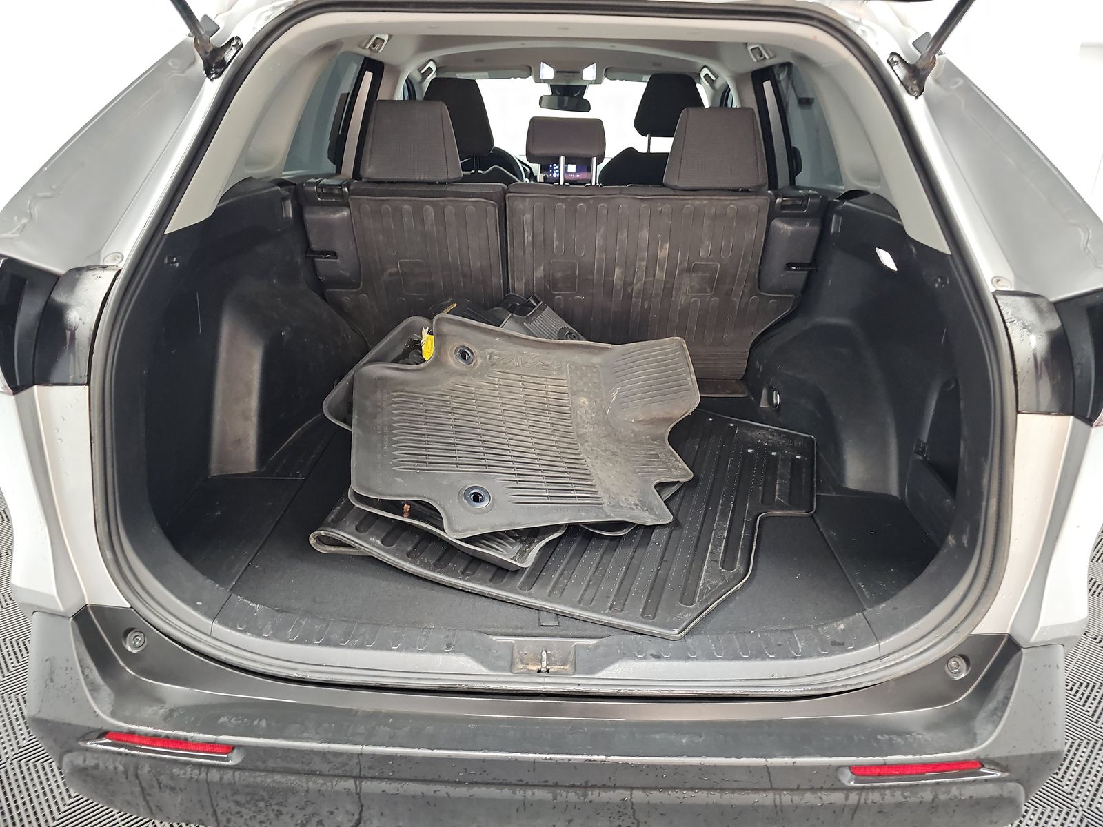 2023 Toyota RAV4 LE FWD