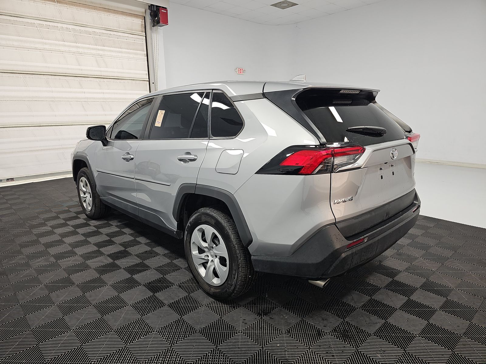 2023 Toyota RAV4 LE FWD