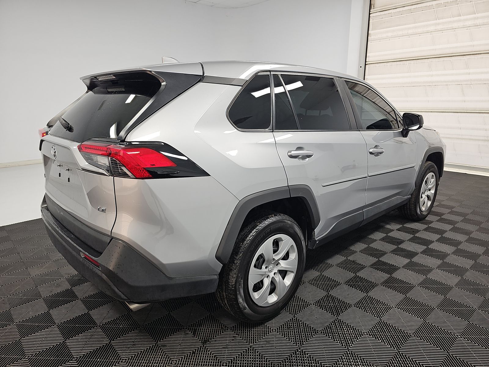 2023 Toyota RAV4 LE FWD