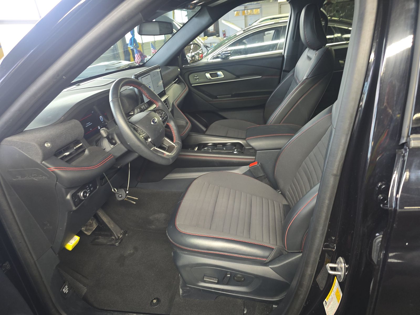 2025 Ford Explorer ST-Line AWD