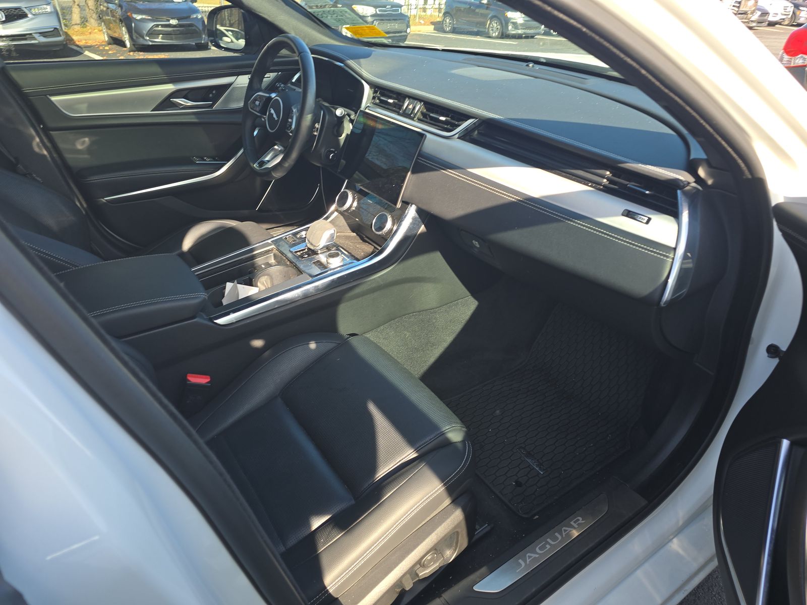 2024 Jaguar XF R-Dynamic SE FWD