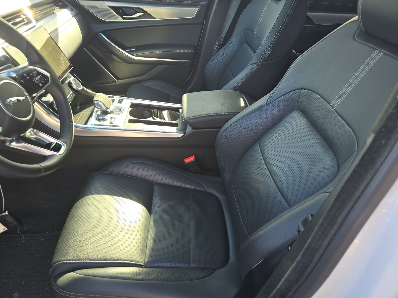 2024 Jaguar XF R-Dynamic SE FWD