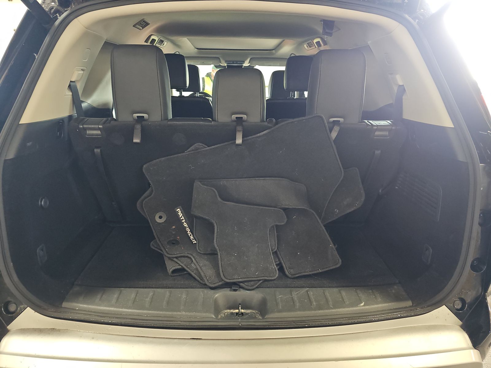 2023 Nissan Pathfinder Platinum AWD