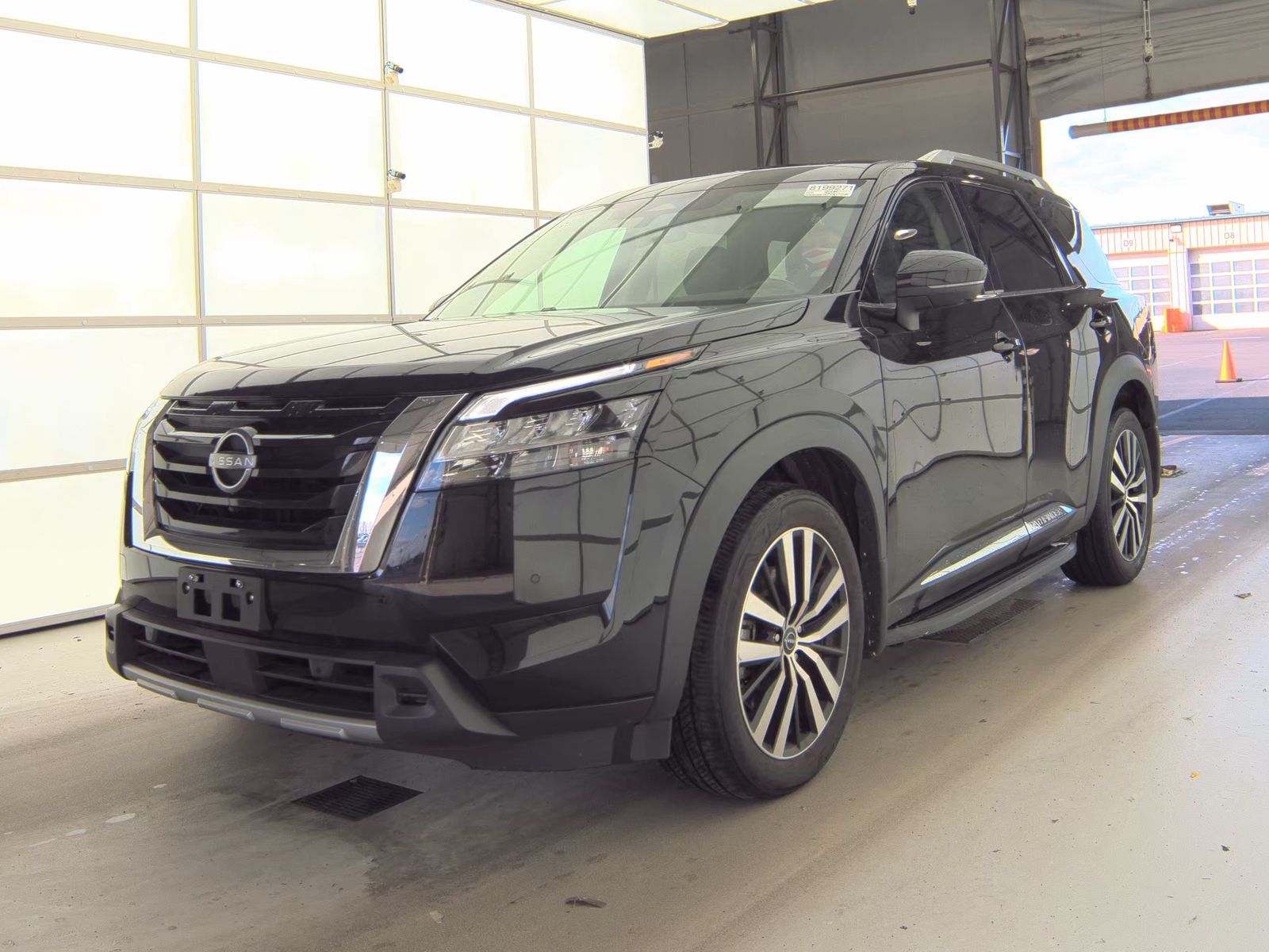 2023 Nissan Pathfinder Platinum AWD