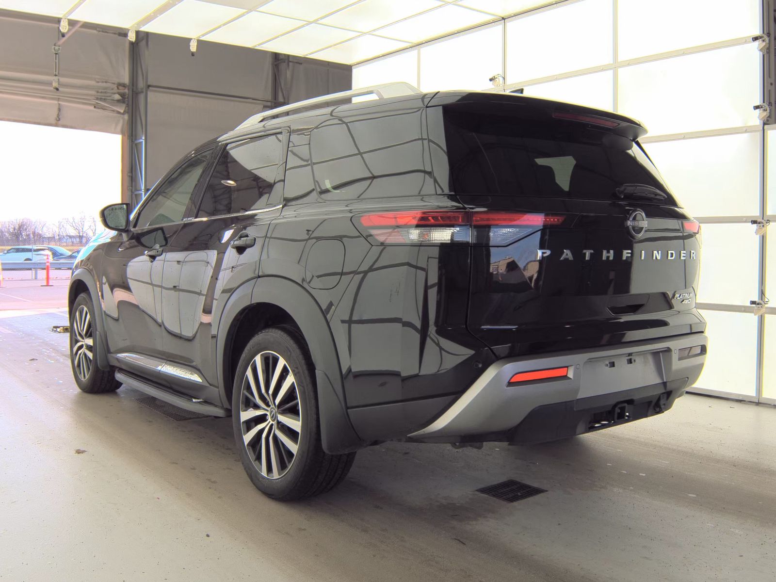 2023 Nissan Pathfinder Platinum AWD