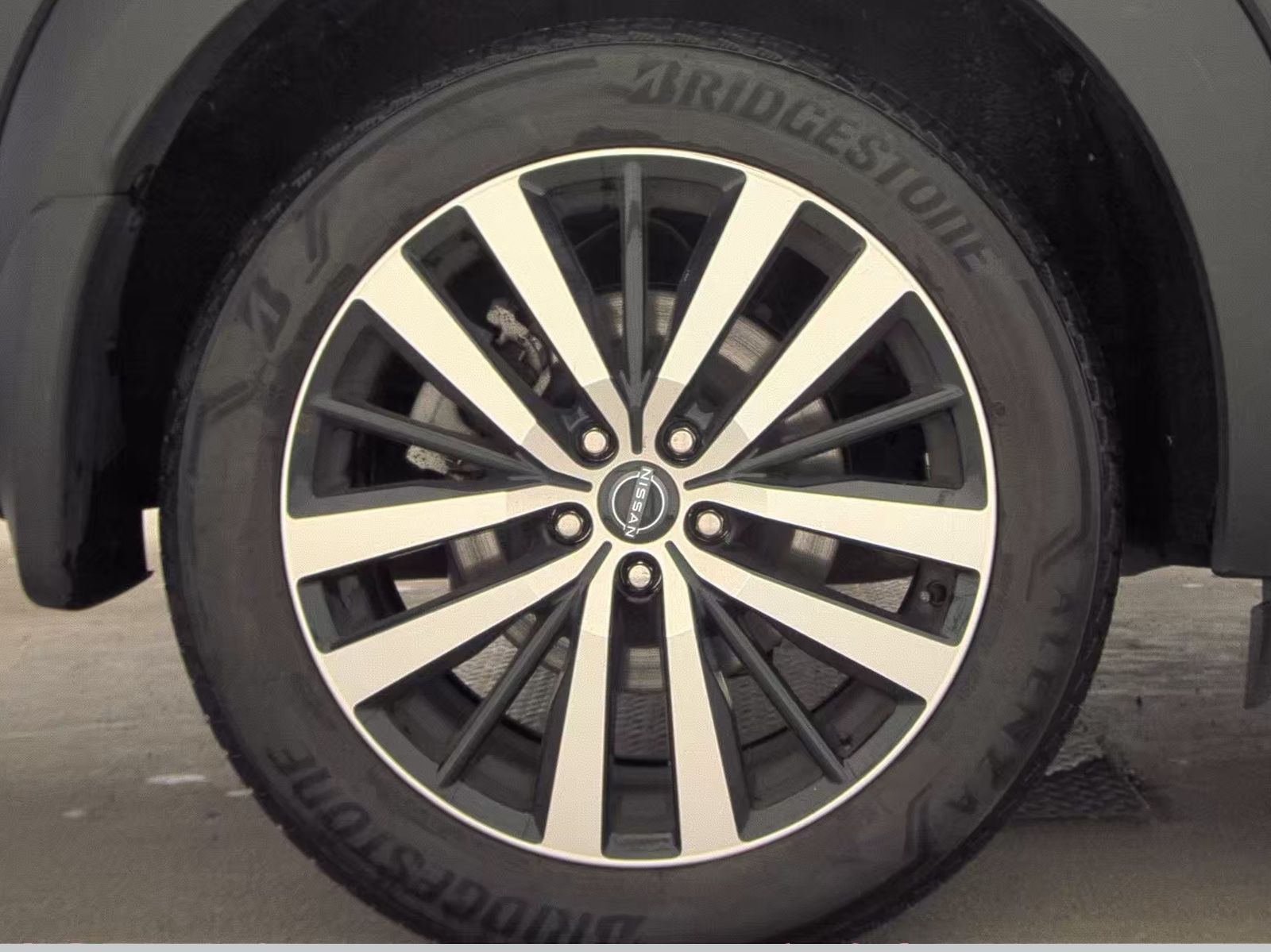 2023 Nissan Pathfinder Platinum AWD