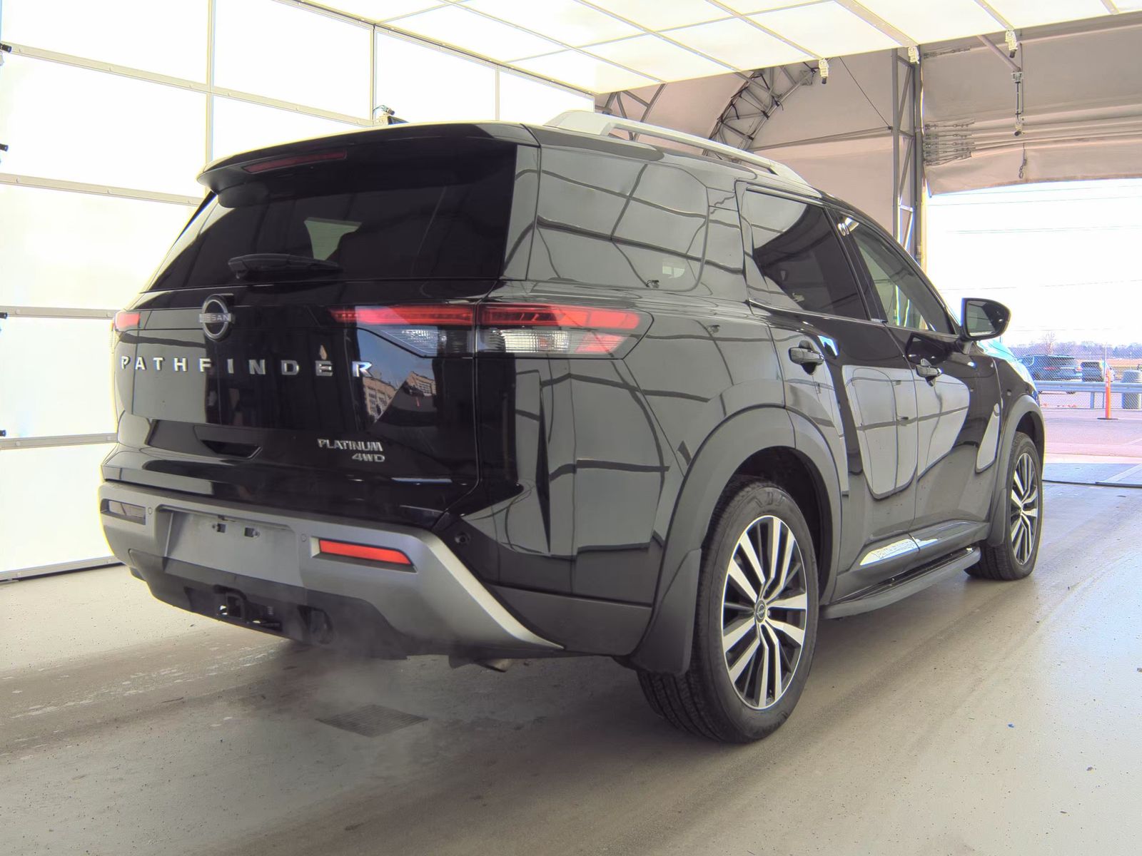 2023 Nissan Pathfinder Platinum AWD