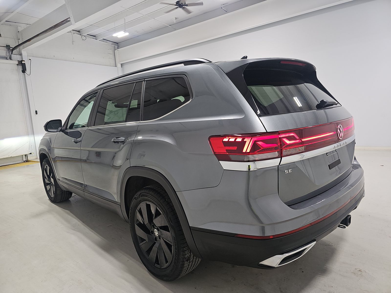 2024 Volkswagen Atlas 2.0T SE AWD