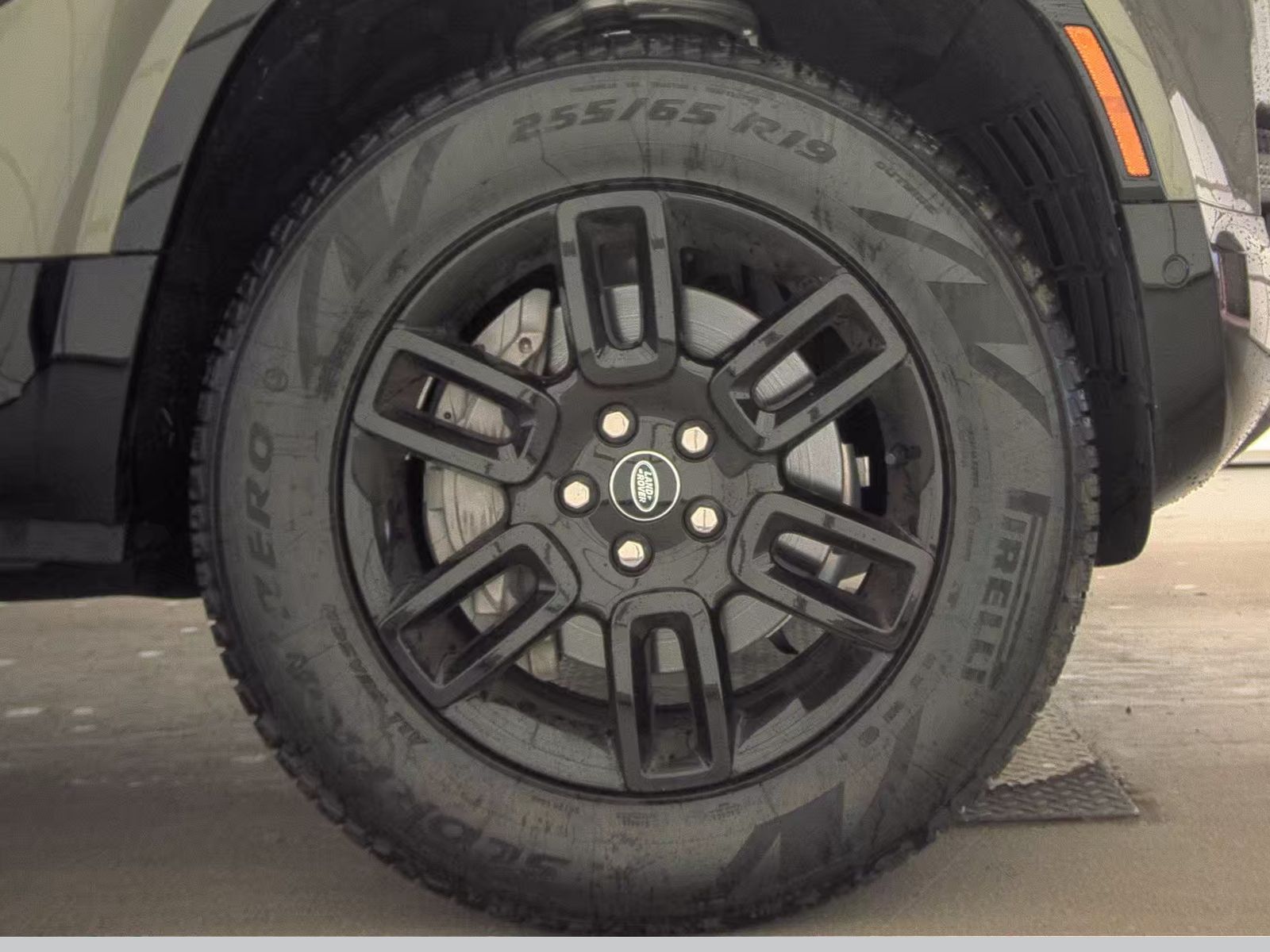 2022 Land Rover Defender 90 X-Dynamic S AWD