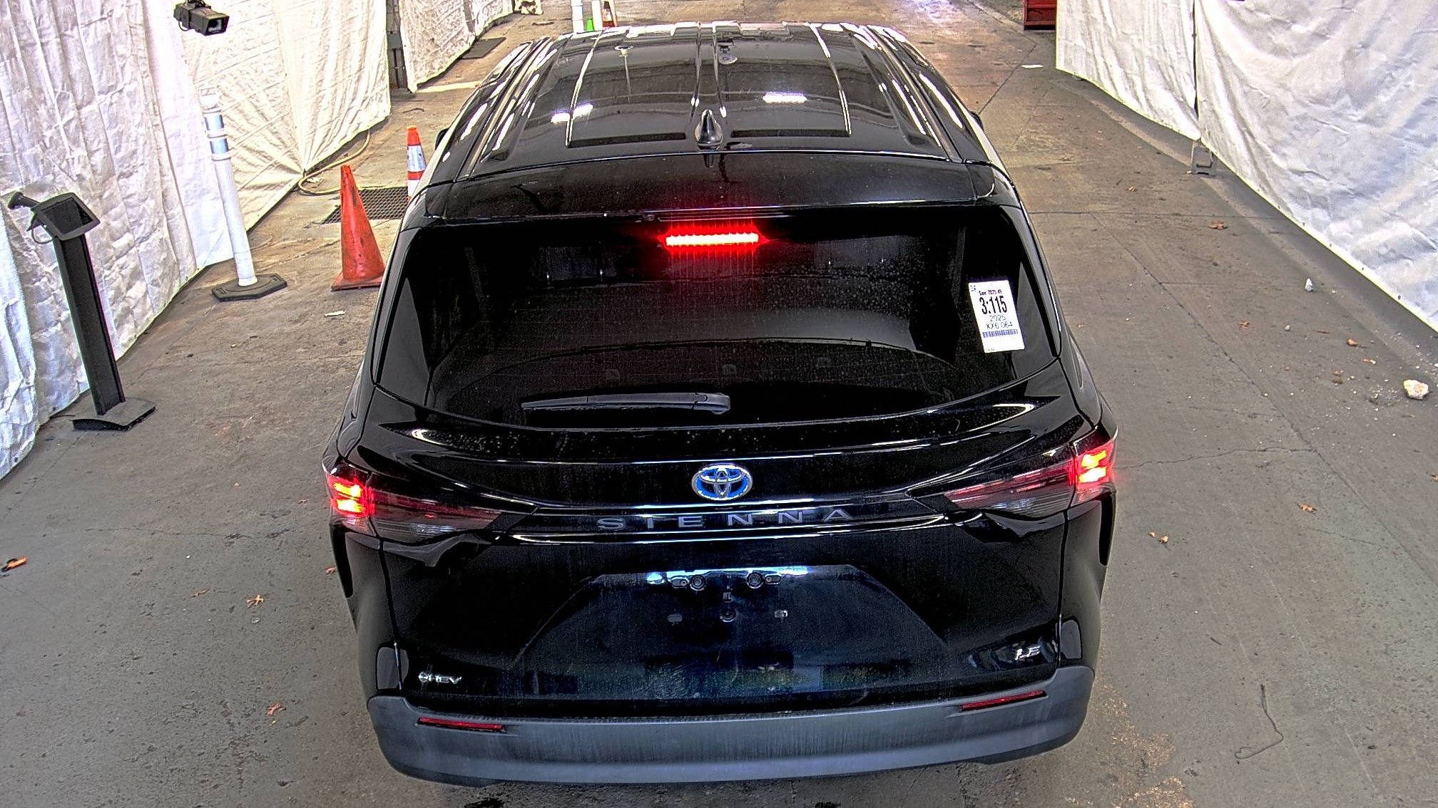 2025 Toyota Sienna LE FWD