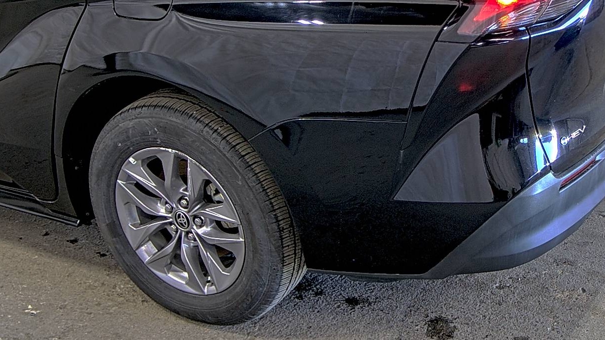 2025 Toyota Sienna LE FWD