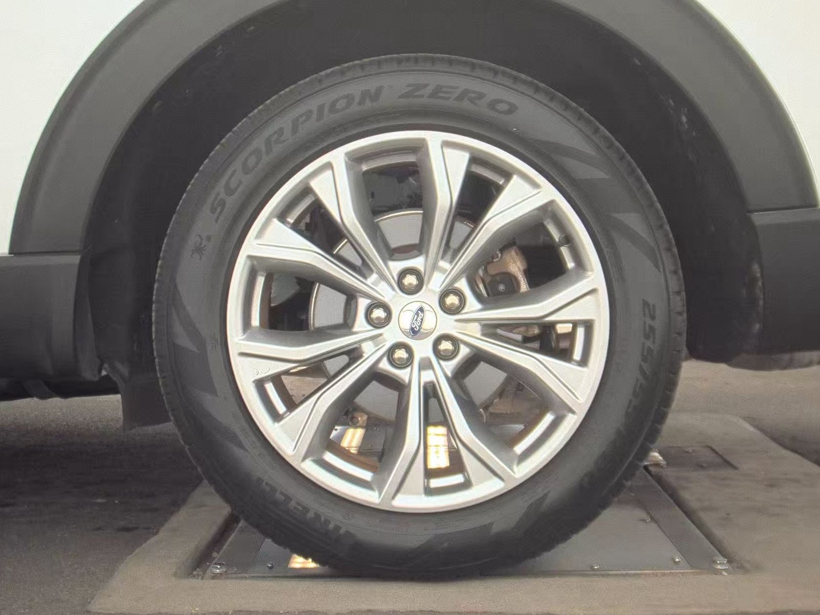 2022 Ford Explorer Limited RWD