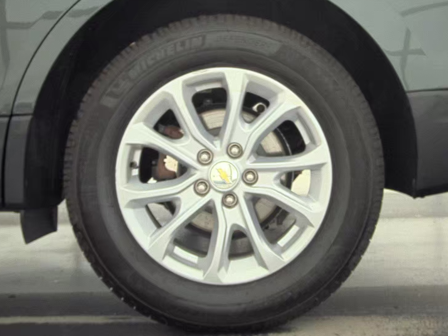 2019 Chevrolet Equinox LS FWD