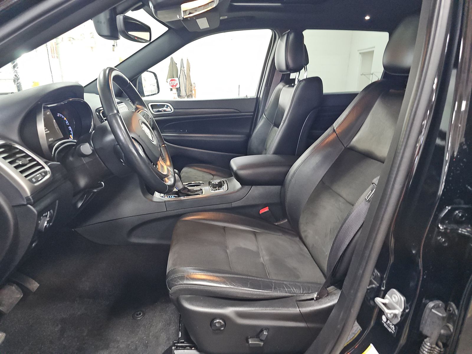 2022 Jeep Grand Cherokee Laredo X AWD