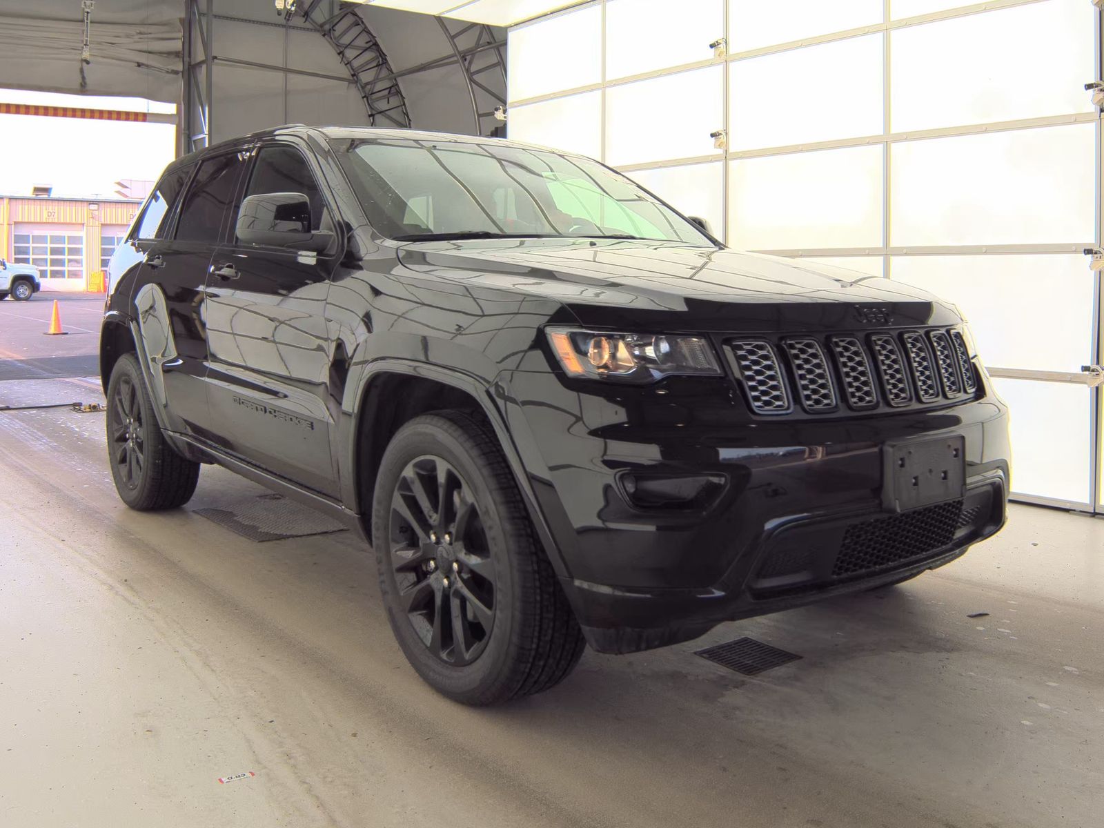 2022 Jeep Grand Cherokee Laredo X AWD