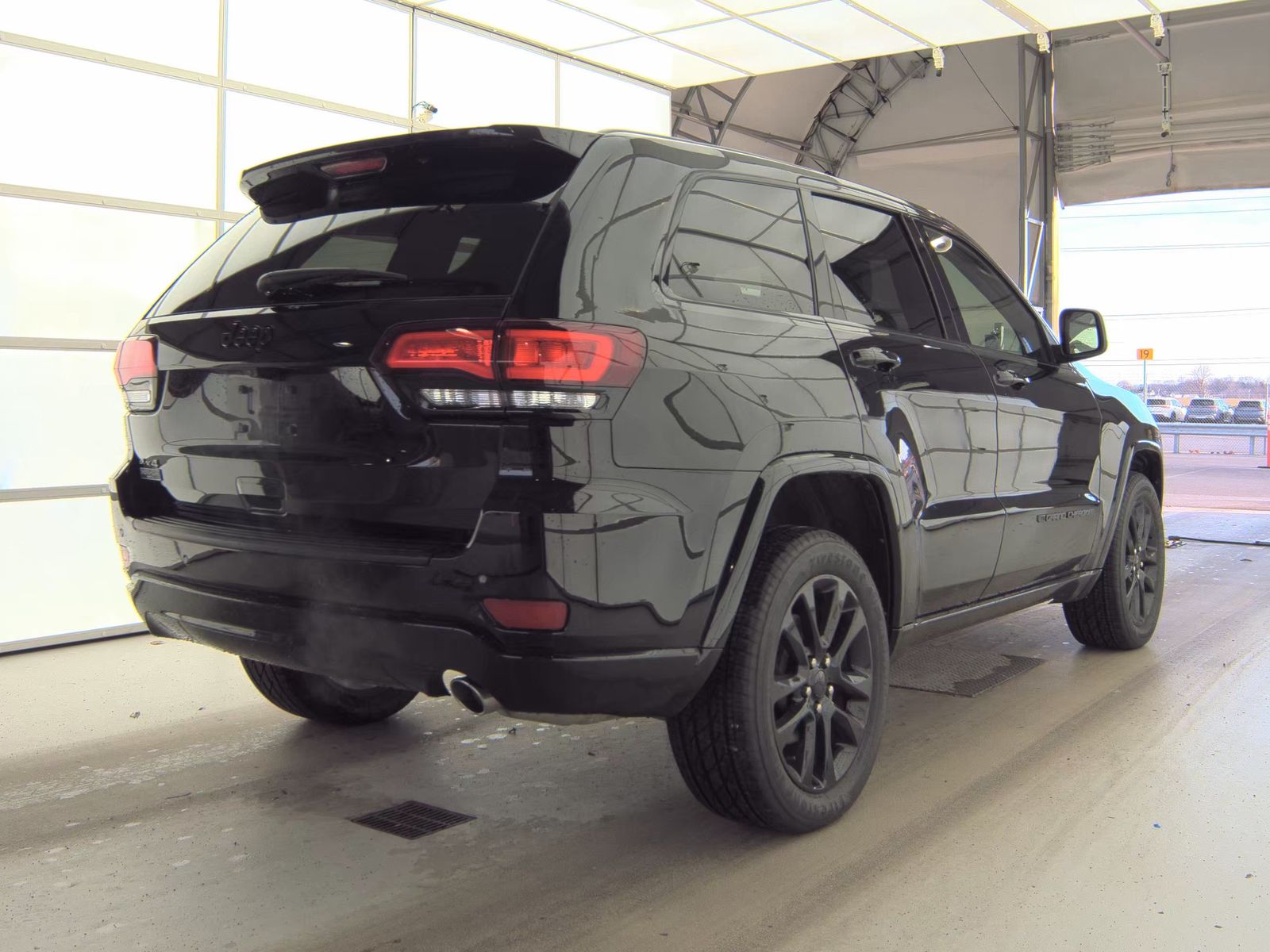 2022 Jeep Grand Cherokee Laredo X AWD