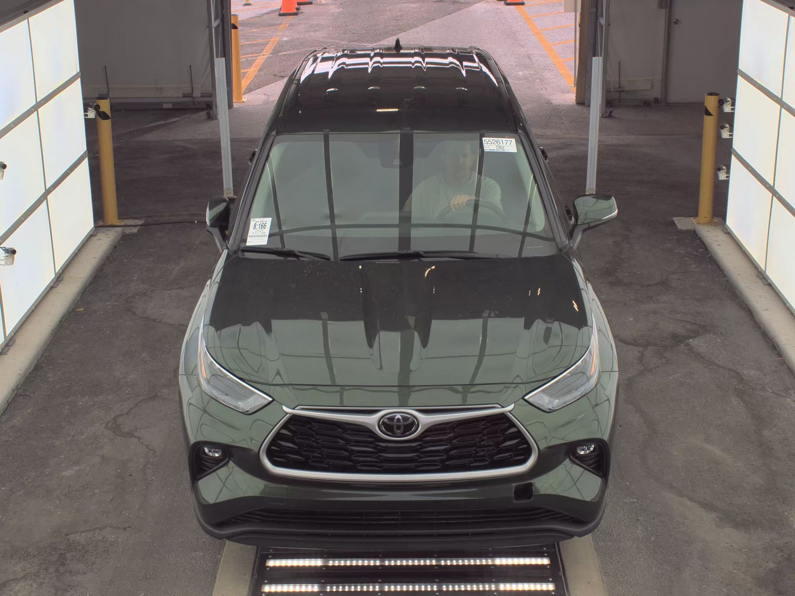 2024 Toyota Highlander LE FWD