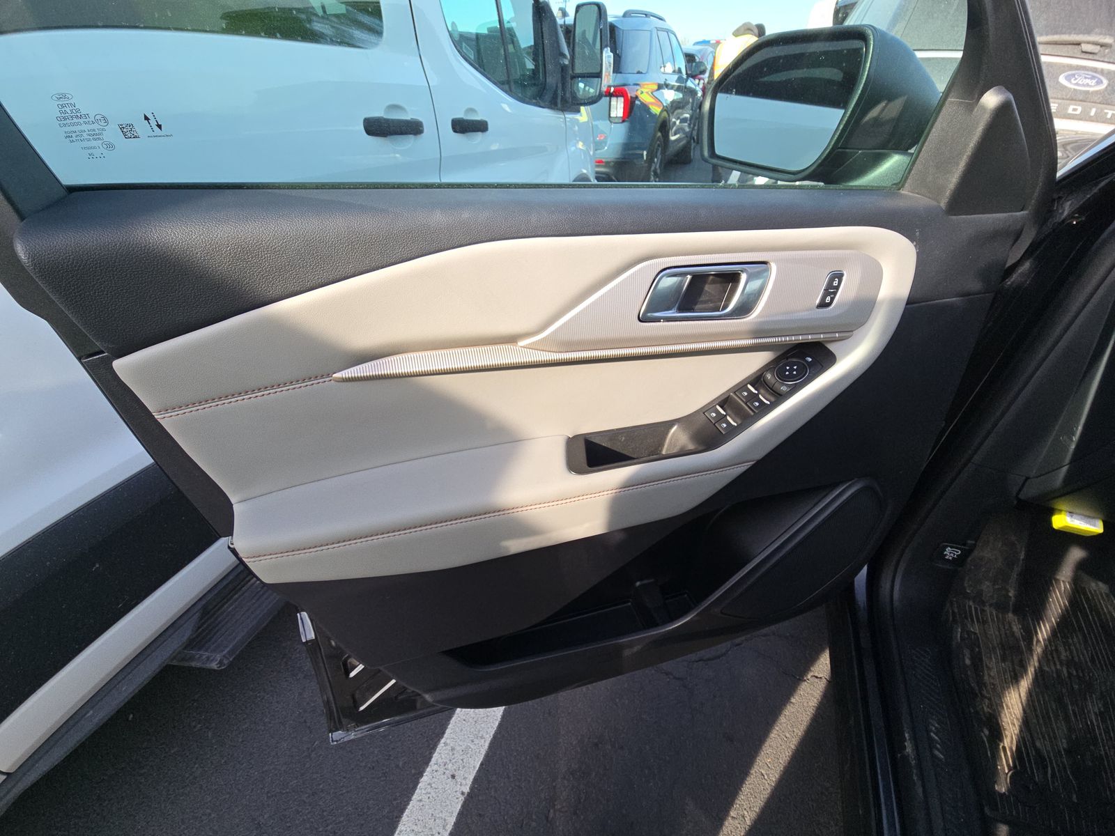 2025 Ford Explorer Active AWD