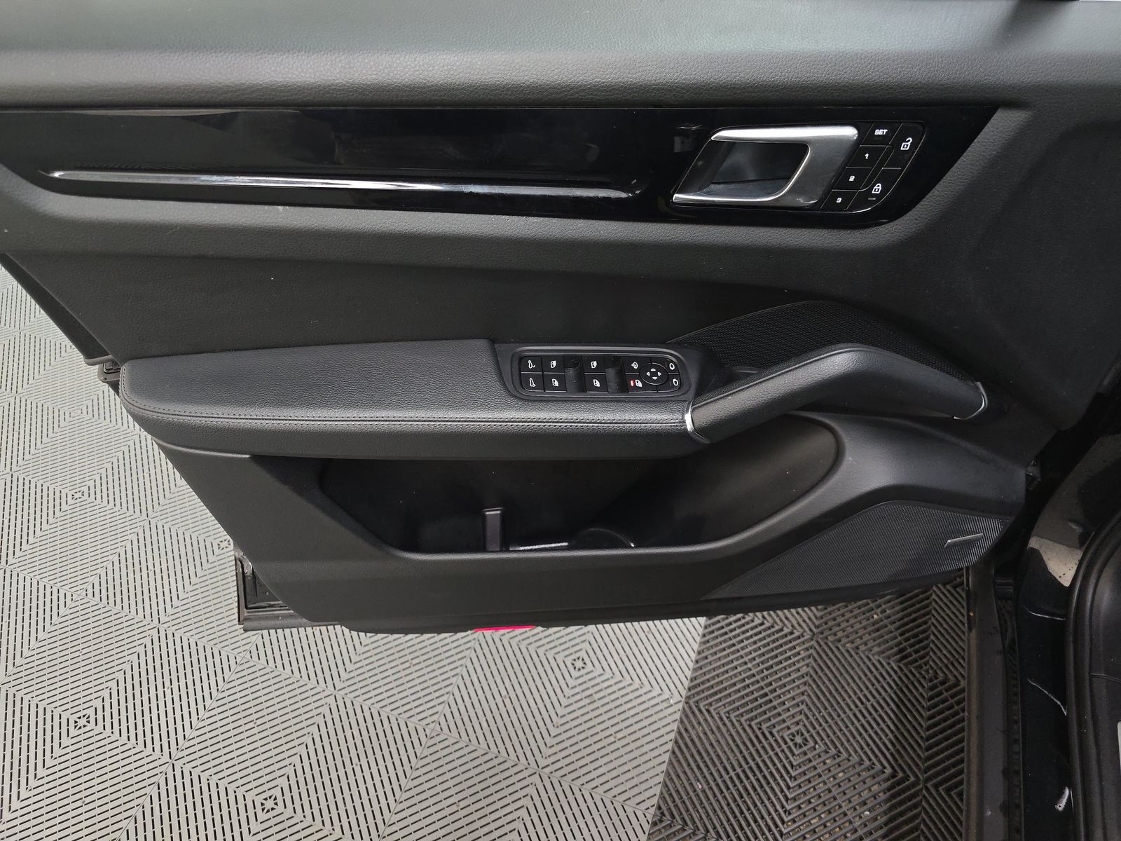 2023 Porsche Cayenne Base AWD