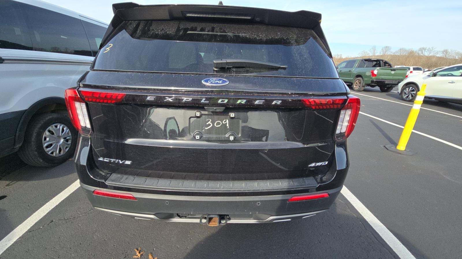 2025 Ford Explorer Active AWD