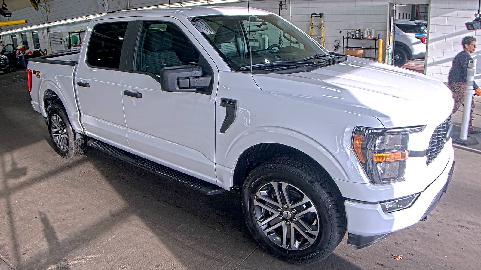 2023 Ford F-150 XL AWD