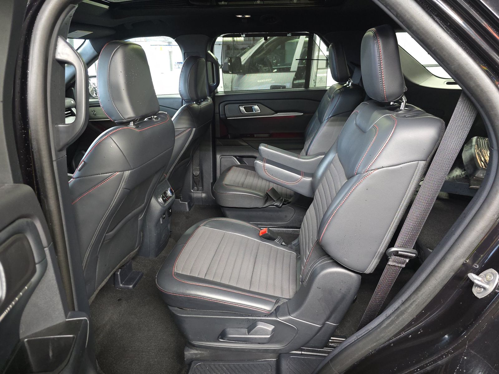 2025 Ford Explorer ST-Line AWD