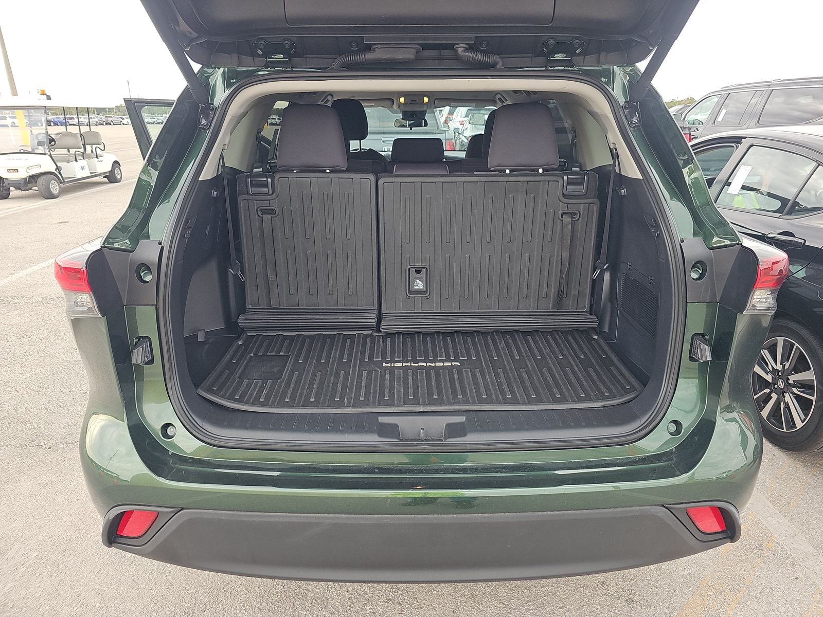 2024 Toyota Highlander LE FWD