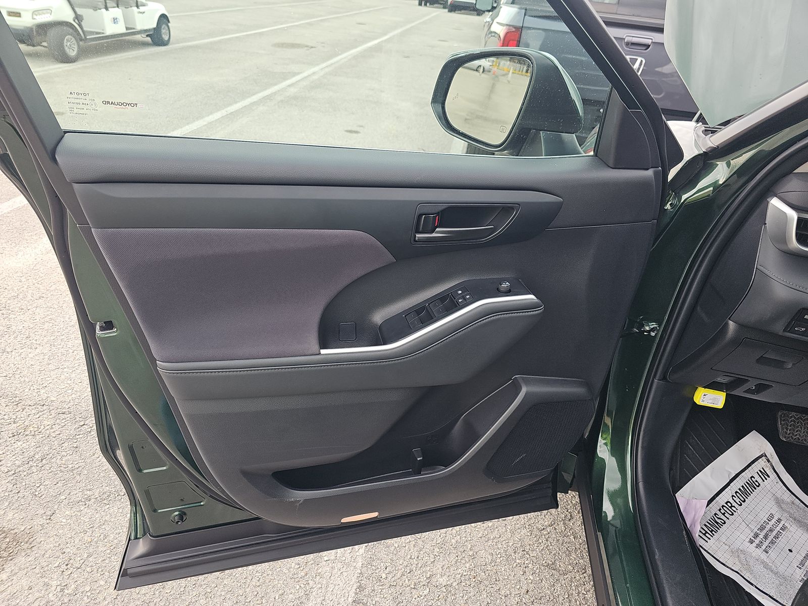 2024 Toyota Highlander LE FWD