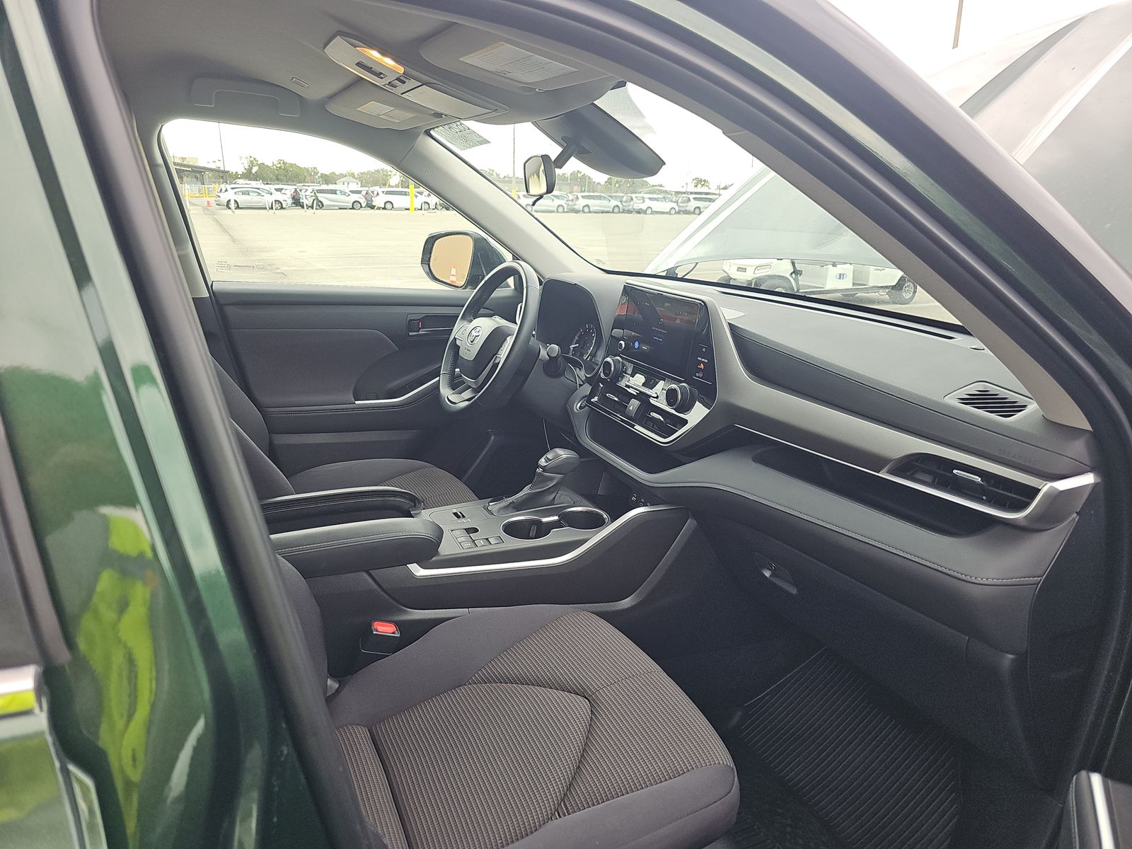 2024 Toyota Highlander LE FWD