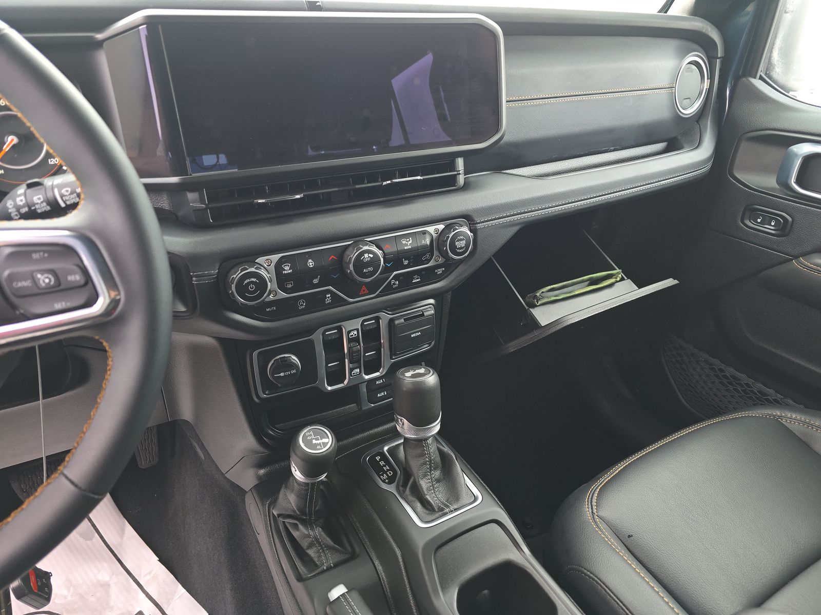 2025 Jeep Wrangler Sahara AWD