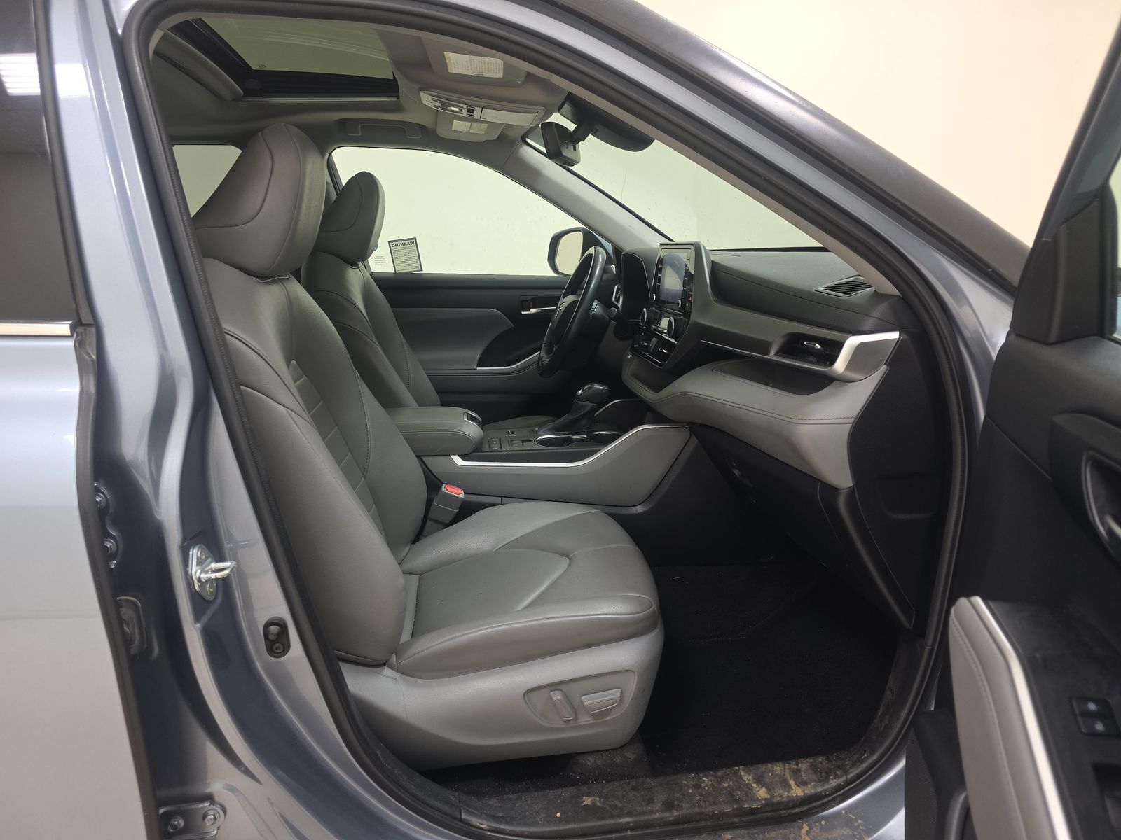 2022 Toyota Highlander XLE FWD