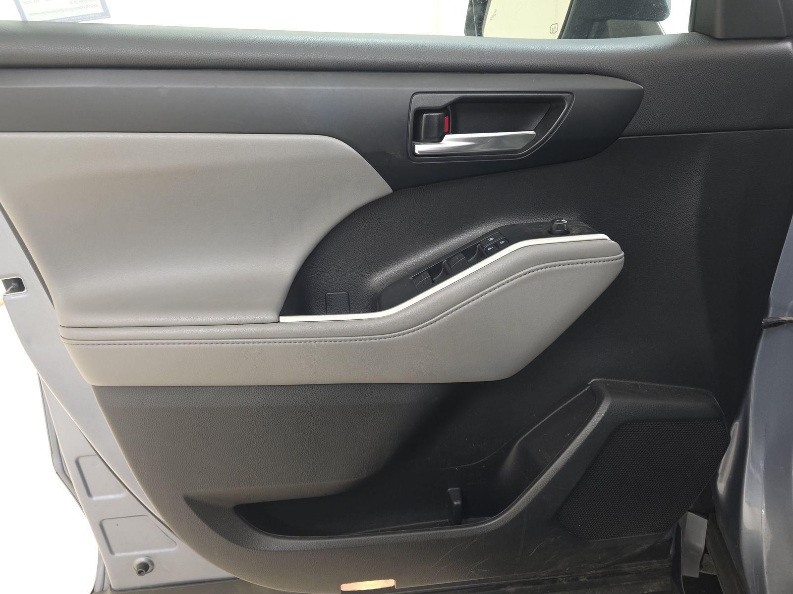 2022 Toyota Highlander XLE FWD