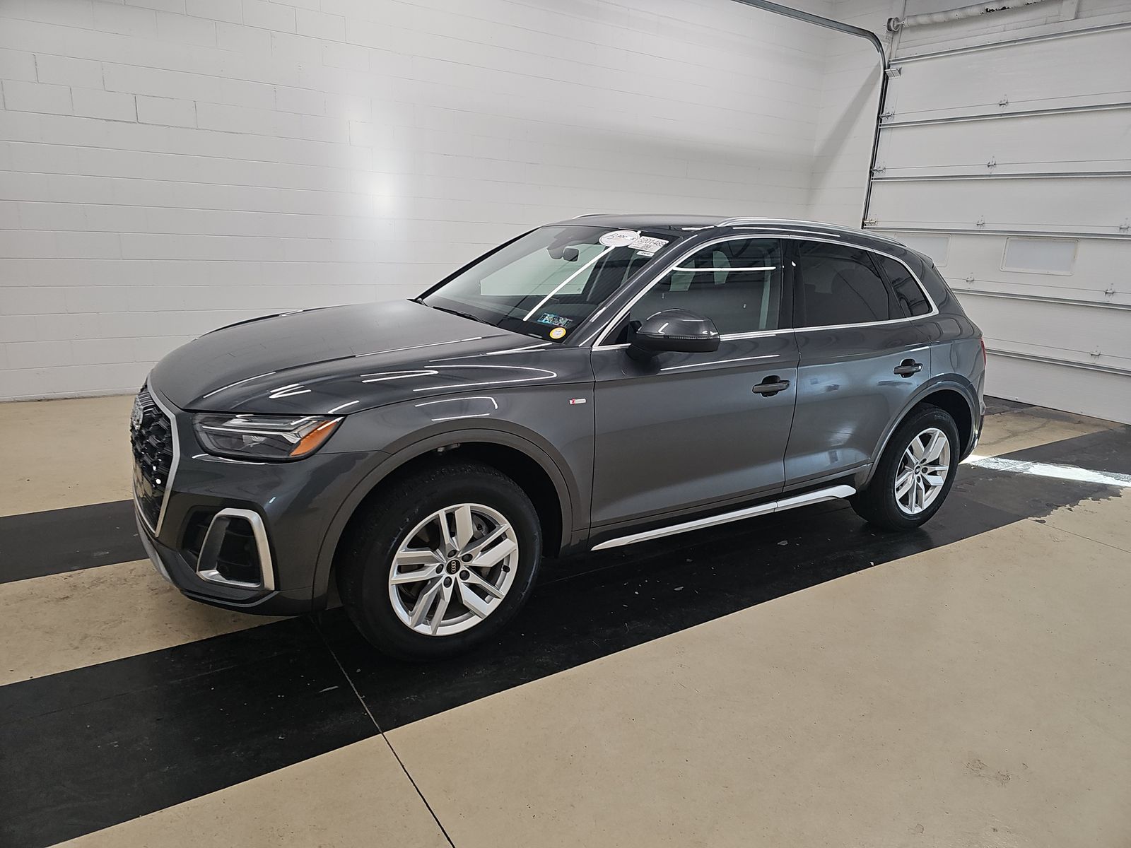 2023 Audi Q5 Premium's photo