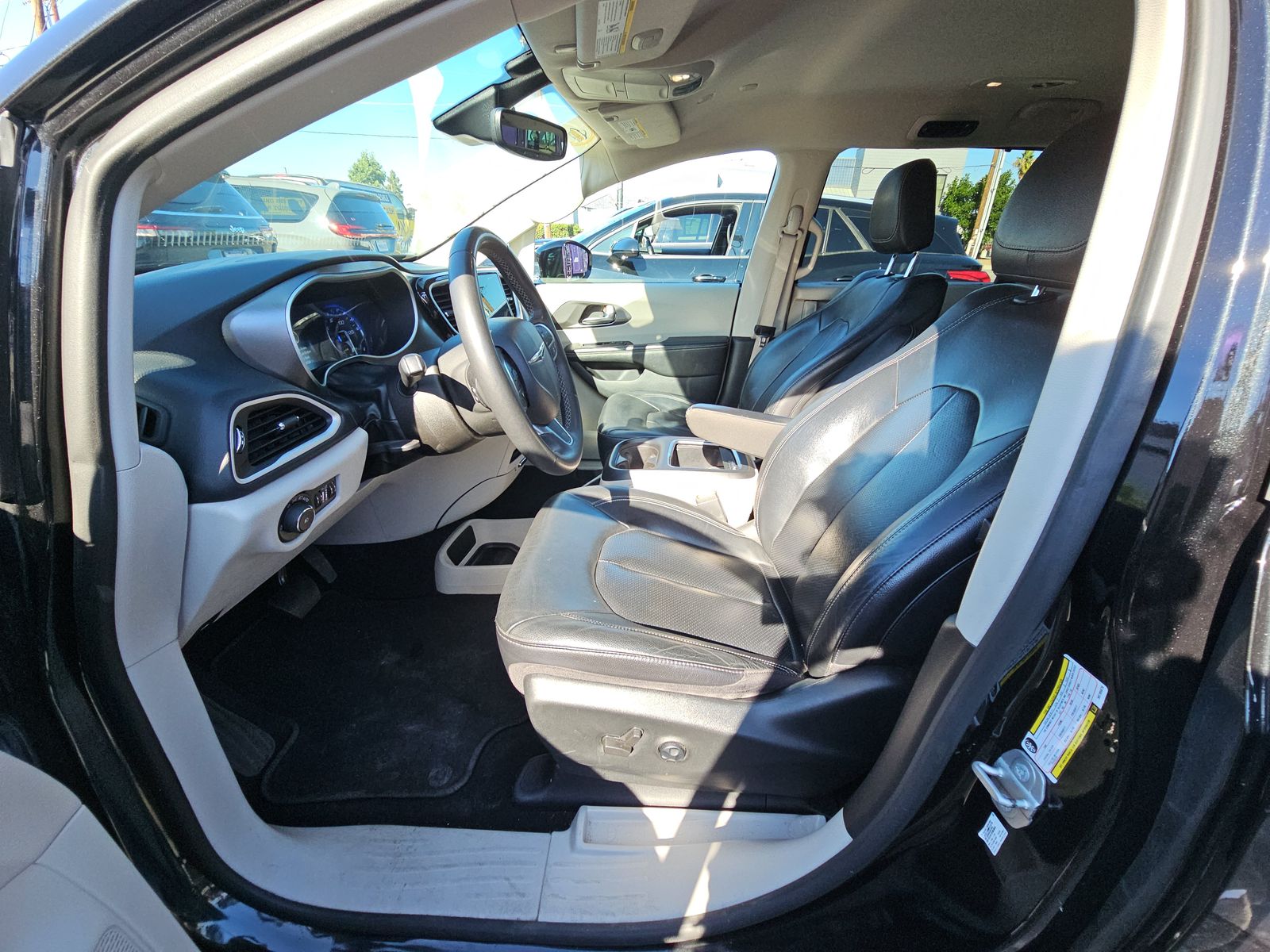 2022 Chrysler Pacifica Touring L FWD