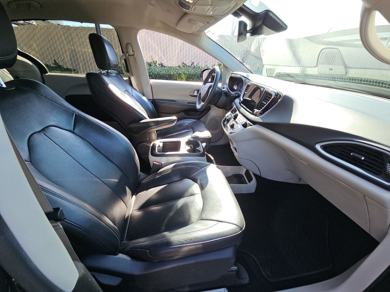 2022 Chrysler Pacifica Touring L FWD