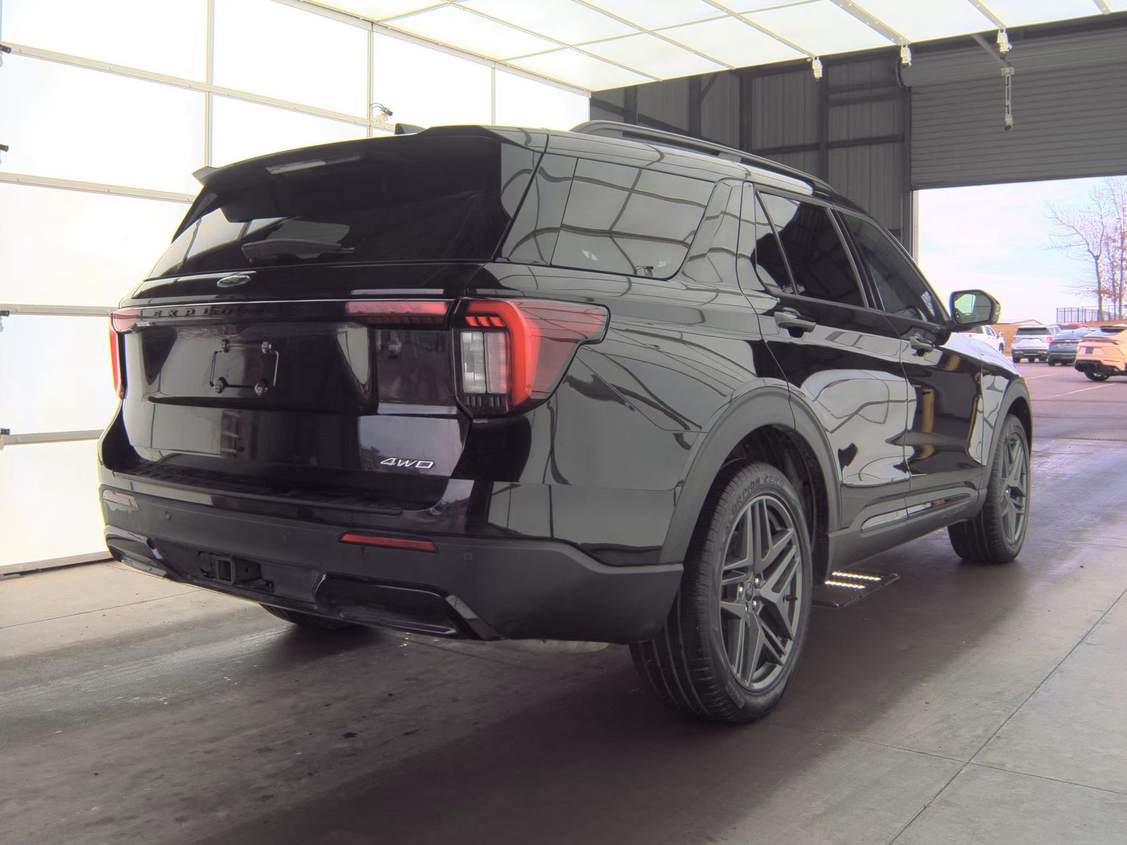 2025 Ford Explorer ST-Line AWD