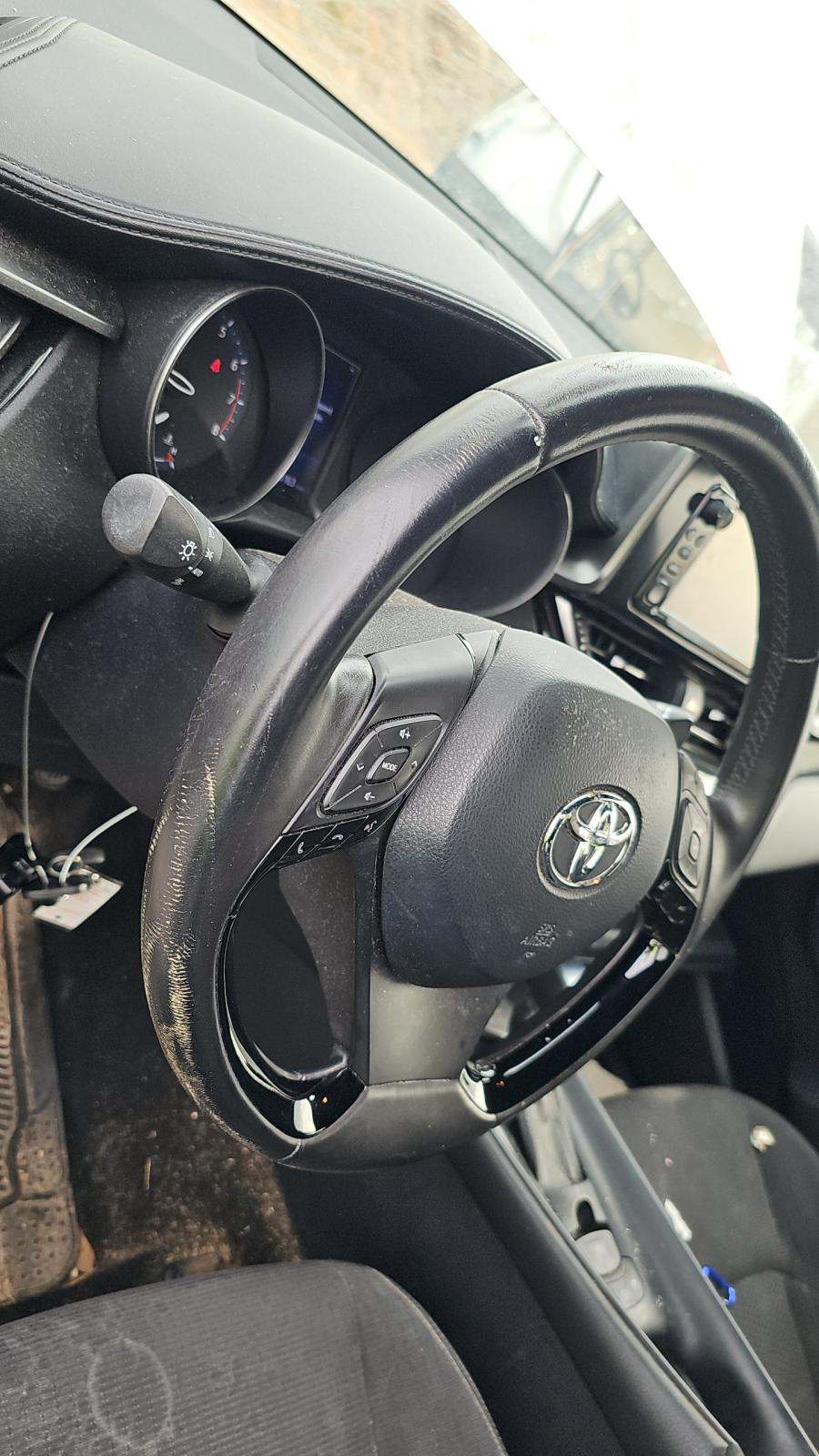 2018 Toyota C-HR XLE Premium FWD