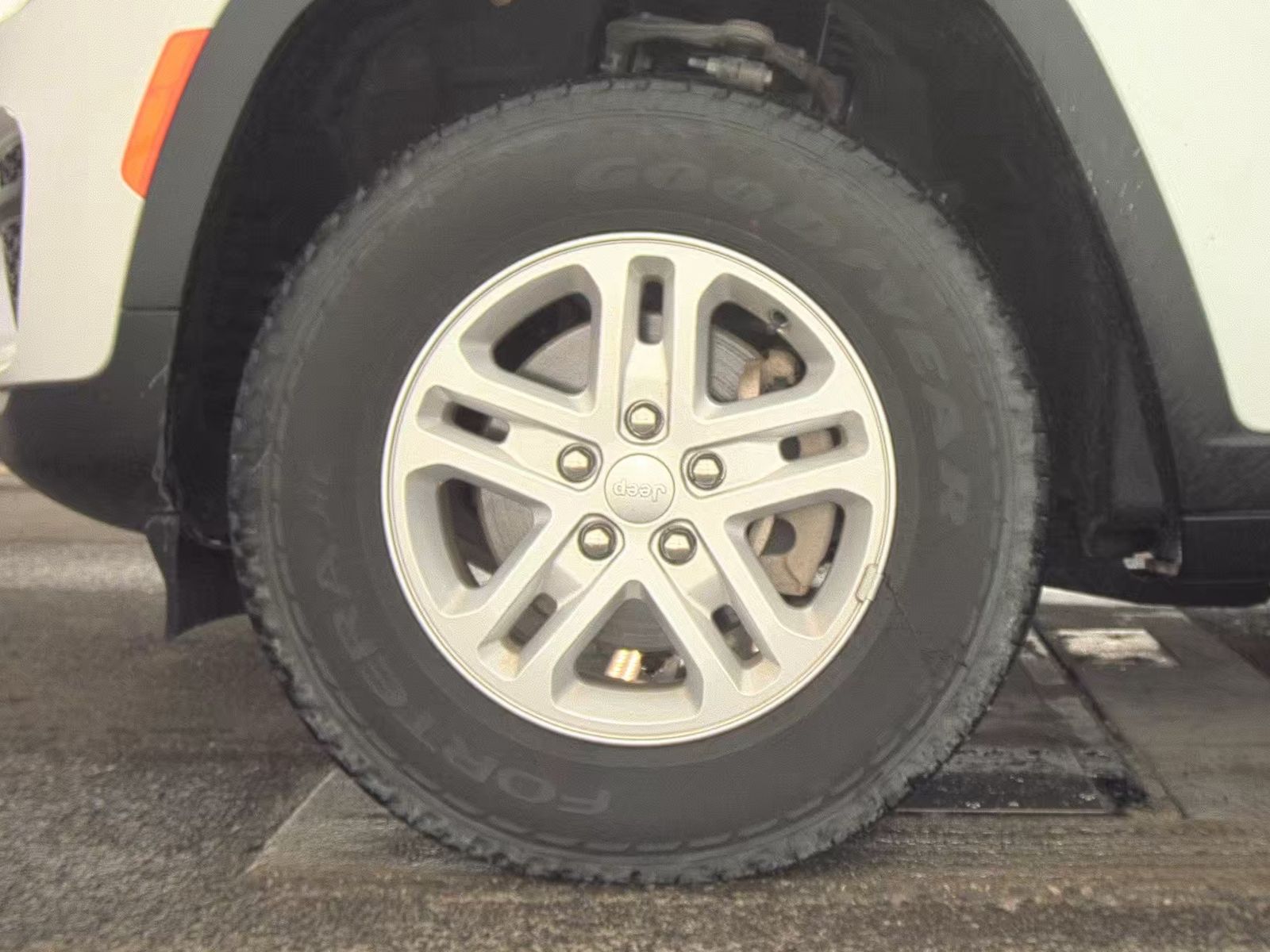 2024 Jeep Grand Cherokee Laredo AWD