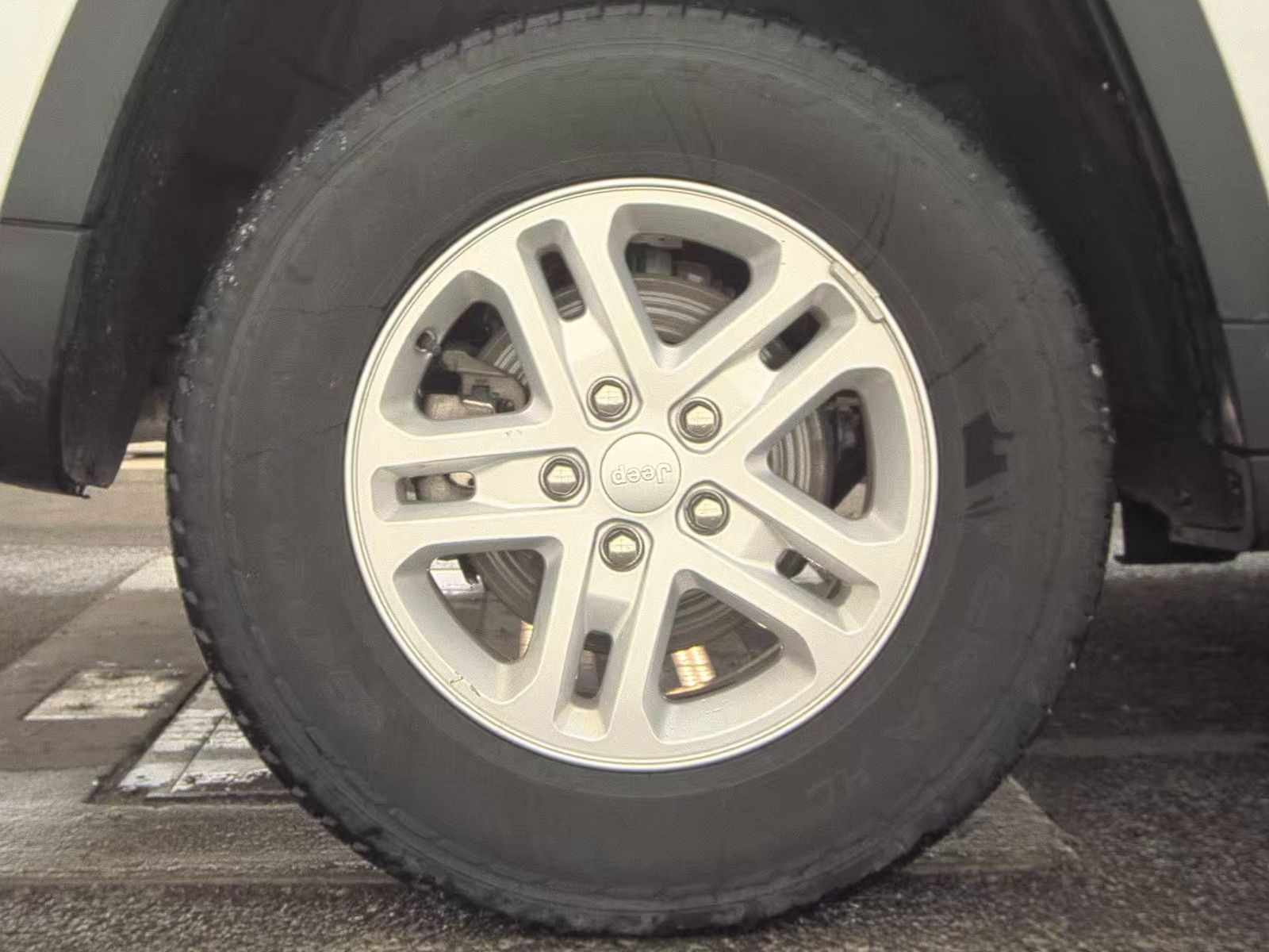 2024 Jeep Grand Cherokee Laredo AWD